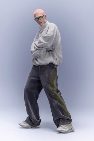 XIPHEVILマニピュレーターハイネックスウェットシャツ