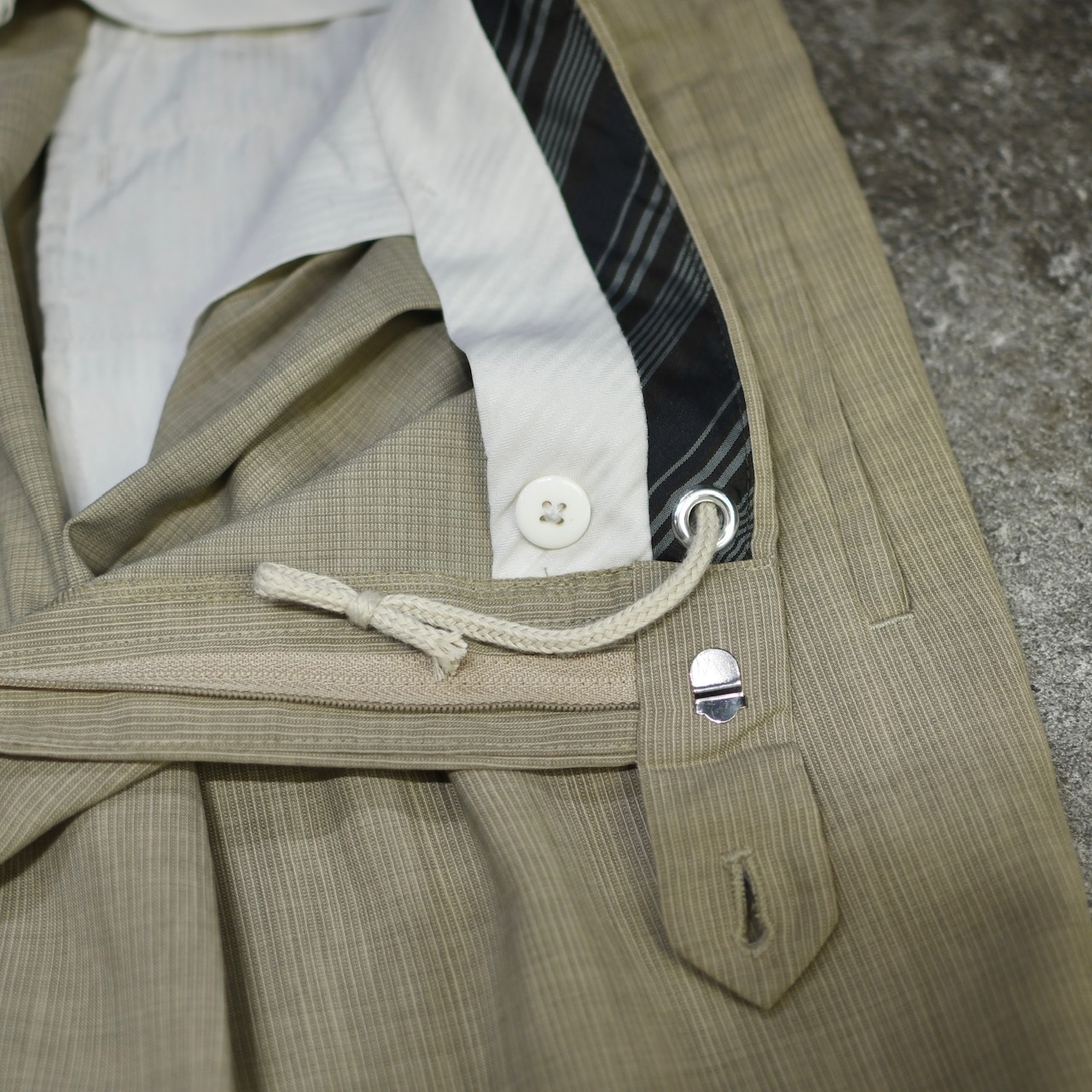 SEAN JOHN custom draw cord 4tuck wide slacks