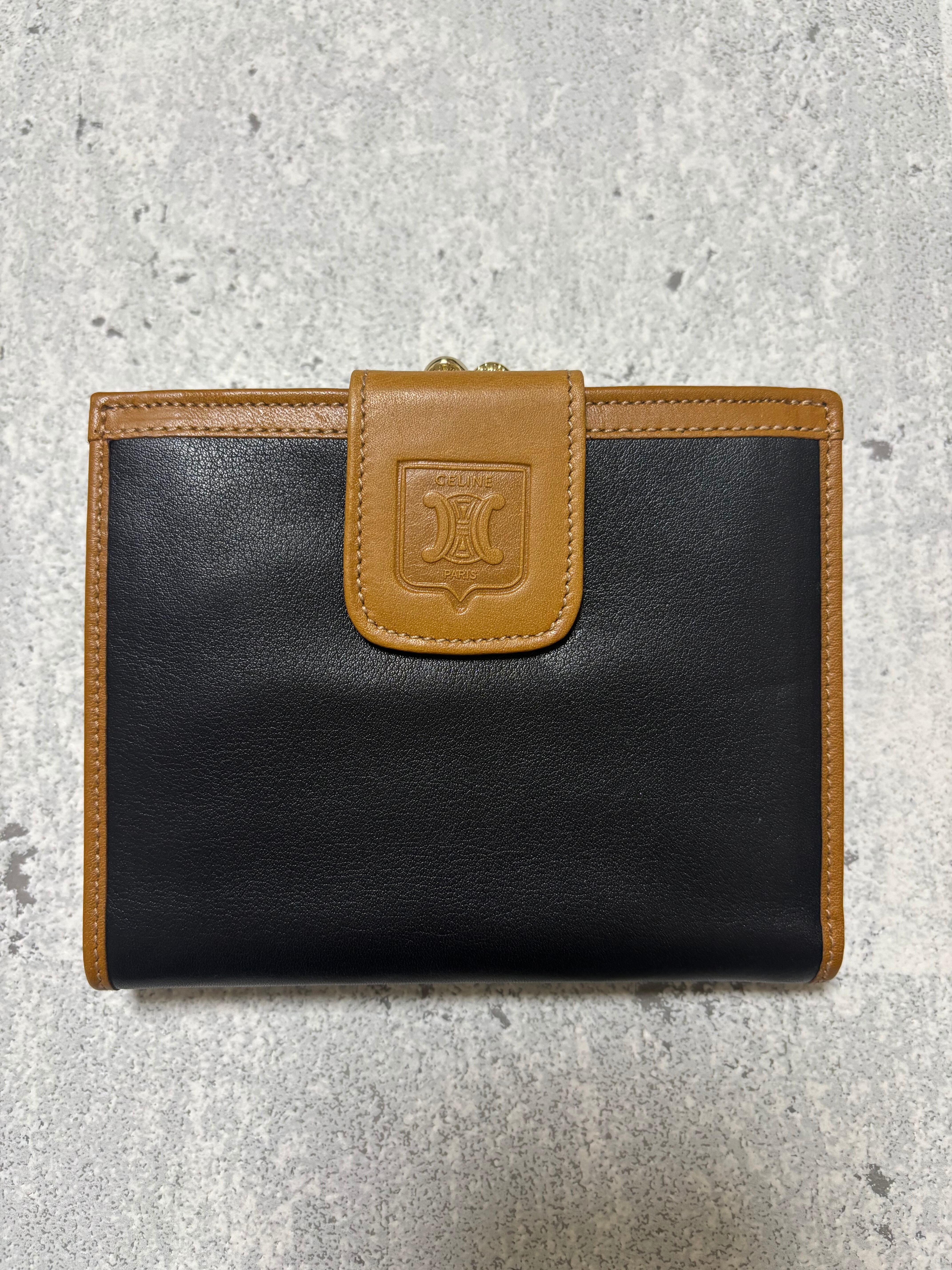 CELINE マカダム型押しフラップ がま口財布 バイカラー