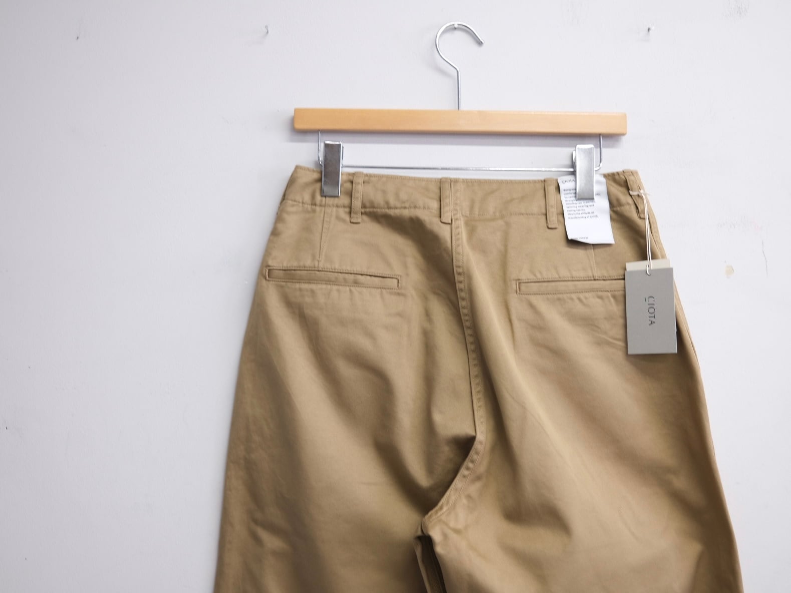 CIOTA “Weapon M-45 Khaki Chino Trousers (One Wash)” | Lapel online