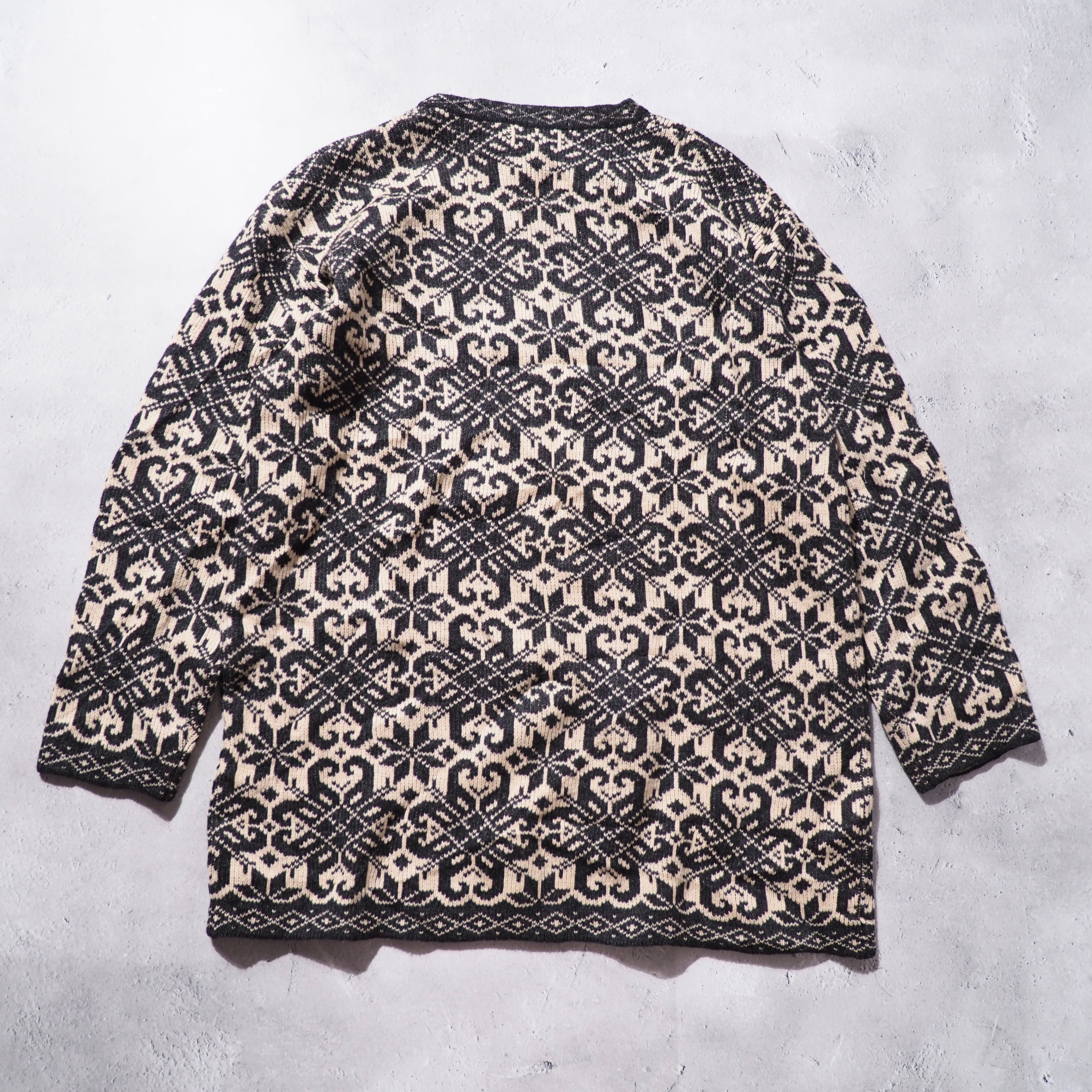 1990s ” AKA Eddie Bauer ” Nordic ethnic pattern embbossed vintage wool knit