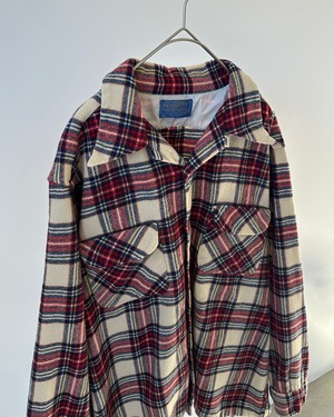 -Pendleton- Vintage 70s XL Board Shirt made in USA