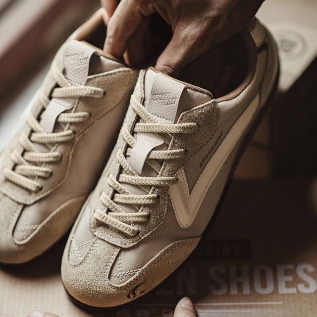 Urban Beige Runner Sneakers / アーバン ベージュ ランナー スニーカー