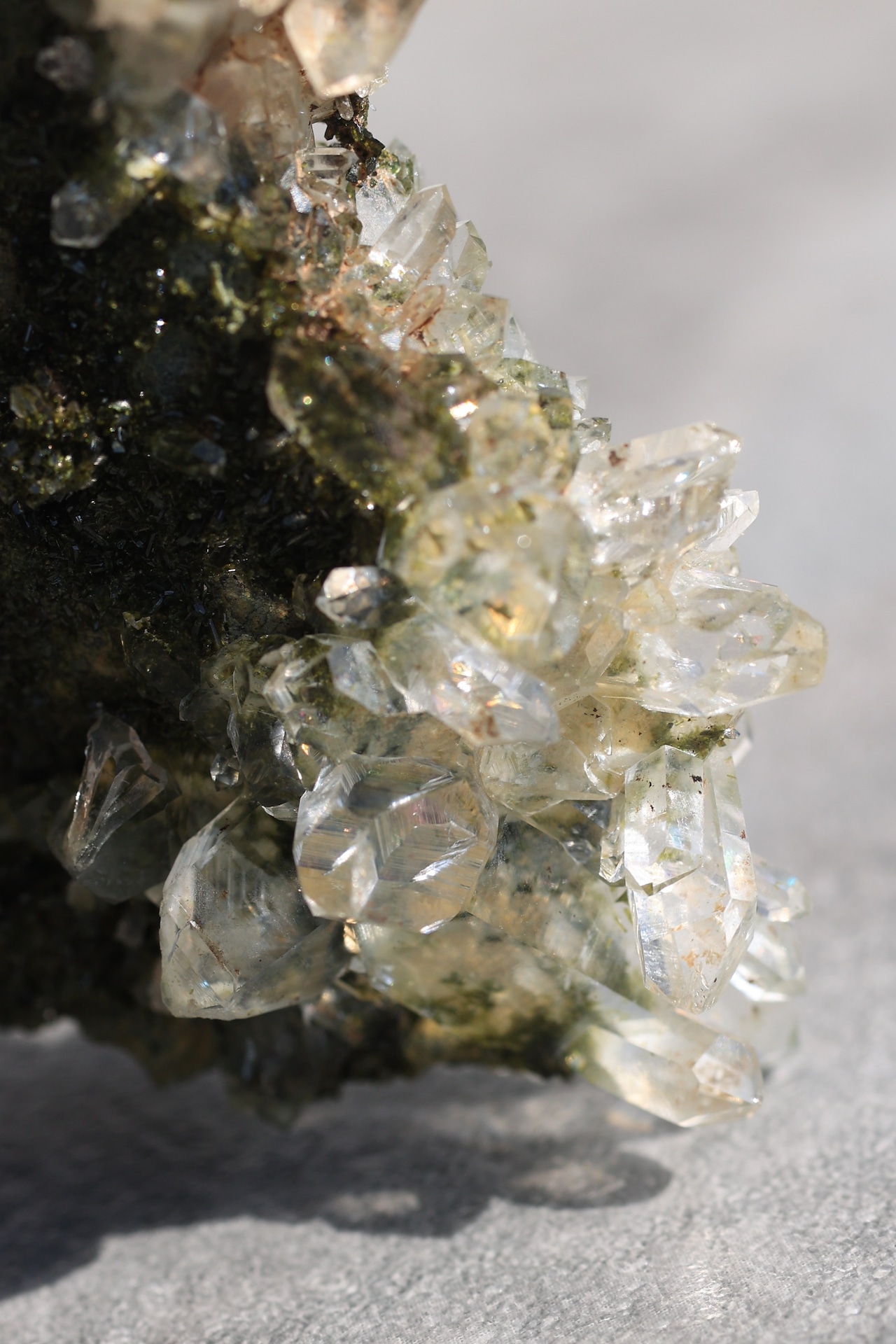 エピドート「森の神秘」Epidote|天然石 原石 鉱物 パワーストーン | EP-H-001