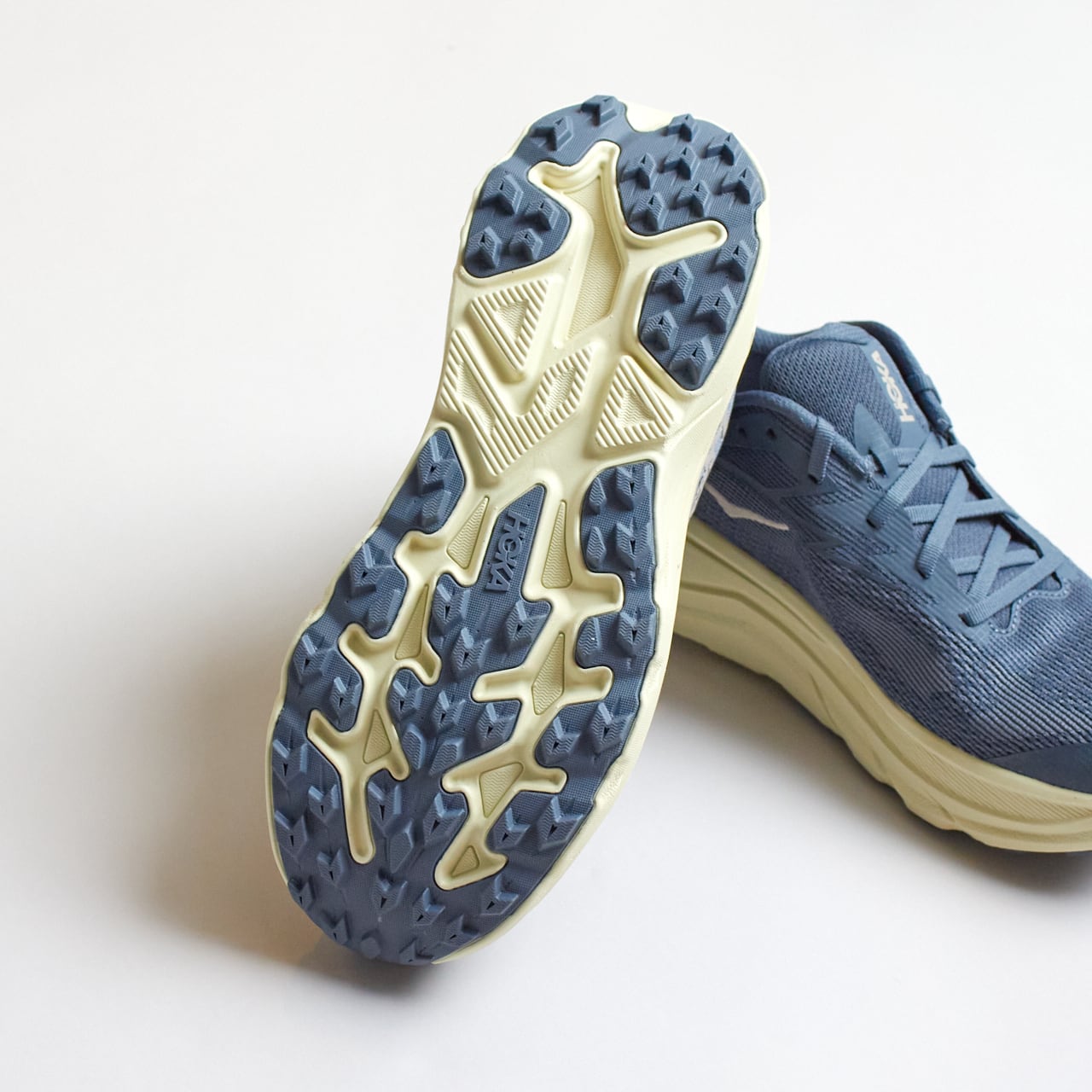 HOKA（ホカ）CHALLENGER 8 -フェイディッド ネイビー / パンパス