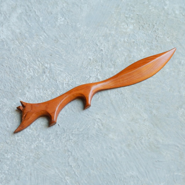 【ご成約品】素早く駆け抜ける、キツネのペーパーナイフ