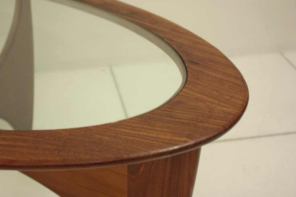 G-PLAN Oval Glass top coffee table | 北欧.Style＋1 ANTIKAとモダン.