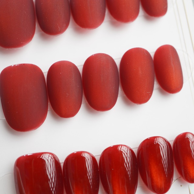 【#753】繰り返し使える【プレミアム】ネイルチップ15枚セット／ボルドー 赤／ショート アーモンド／XY313