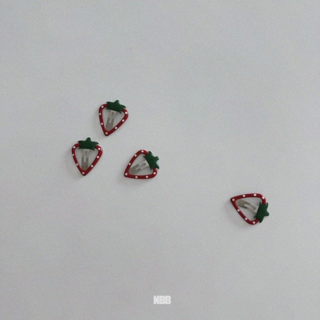 《予約》night bebe ¨ retro strawberry pin (4ea 1set)