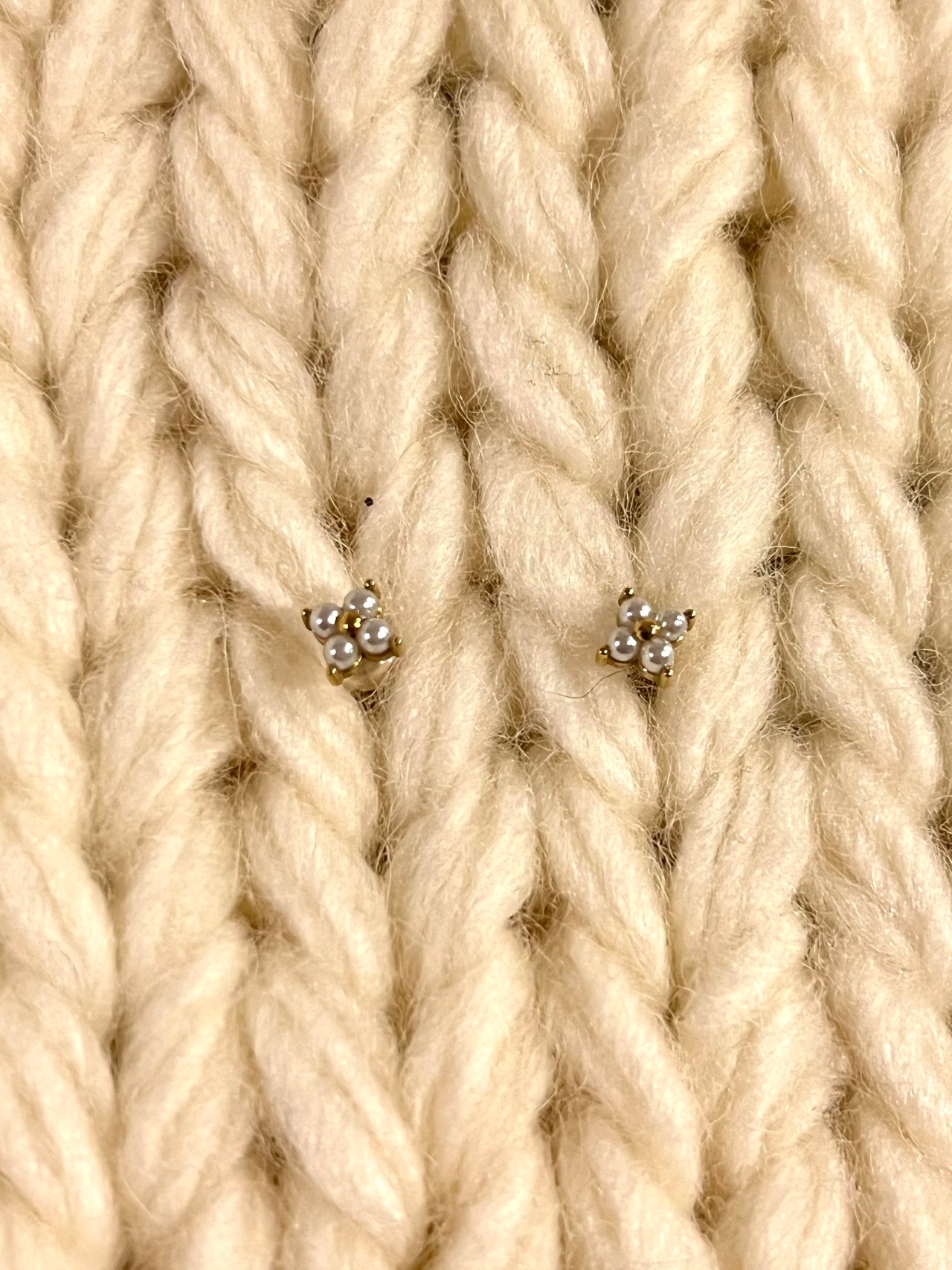Mini clover pearl pierce