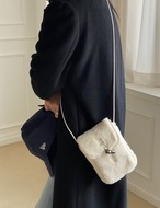 【新作５％OFF・3日間】Fur Pocket Mini Bag_3colors