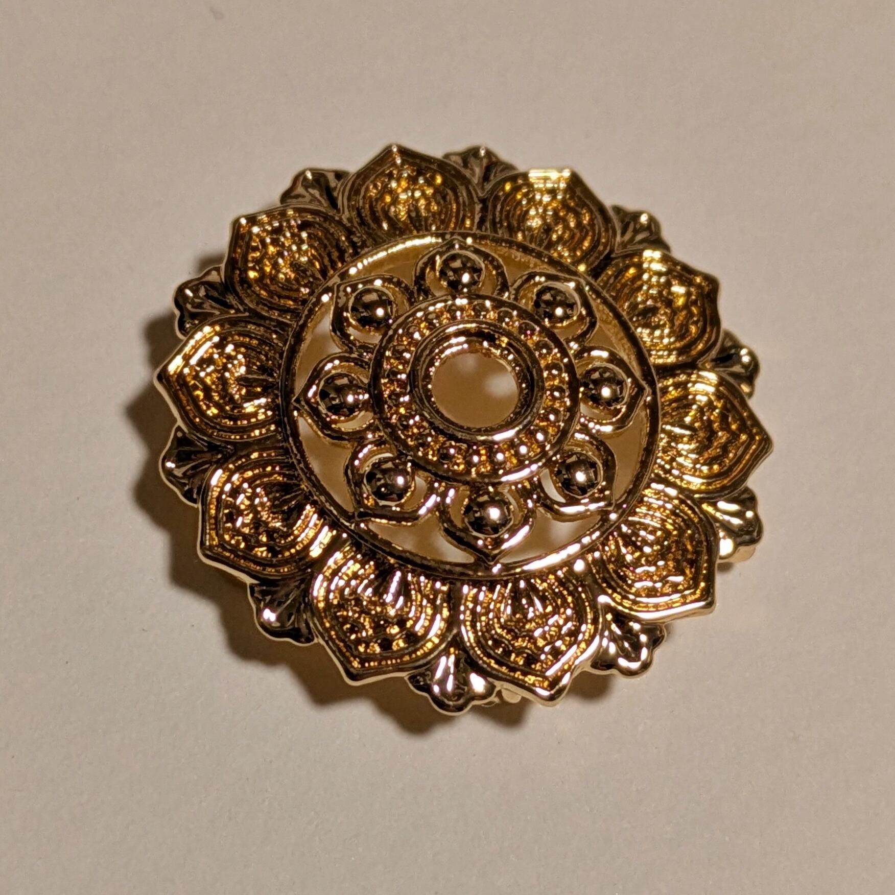 村上木彫堆朱 ブローチ 桜 上彫 | Pay ID