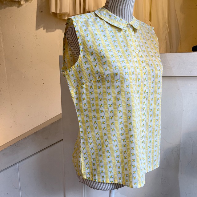 50's 60's yellow print sleeveless blouse
