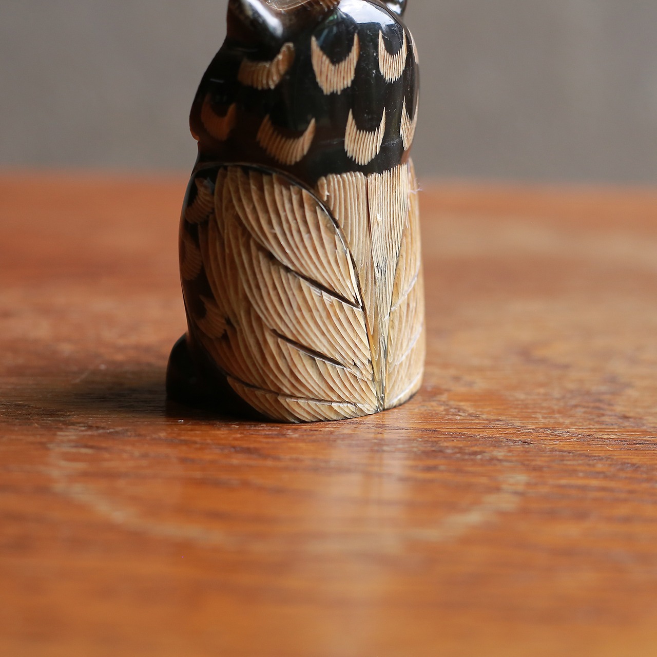 水牛の角で作られたフクロウ 3