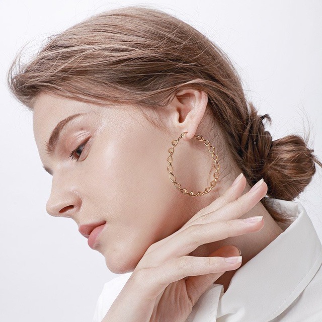 送料無料 レディース ピアス ステンレス ツイスト 大きい フープ ゴールド カラー パーティー Unionsquare