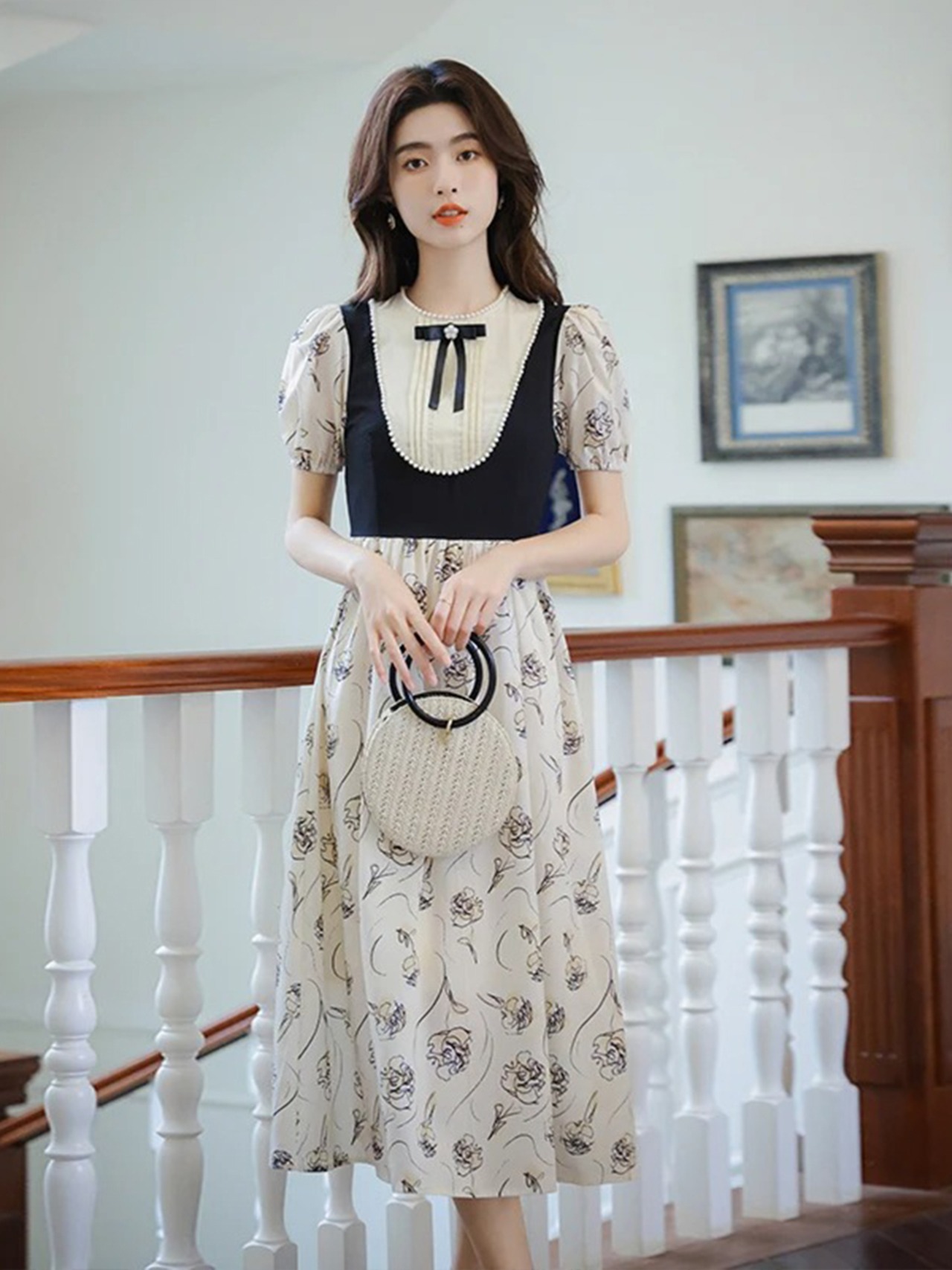 【0038】Vintage Floral French Short Sleeve Dress