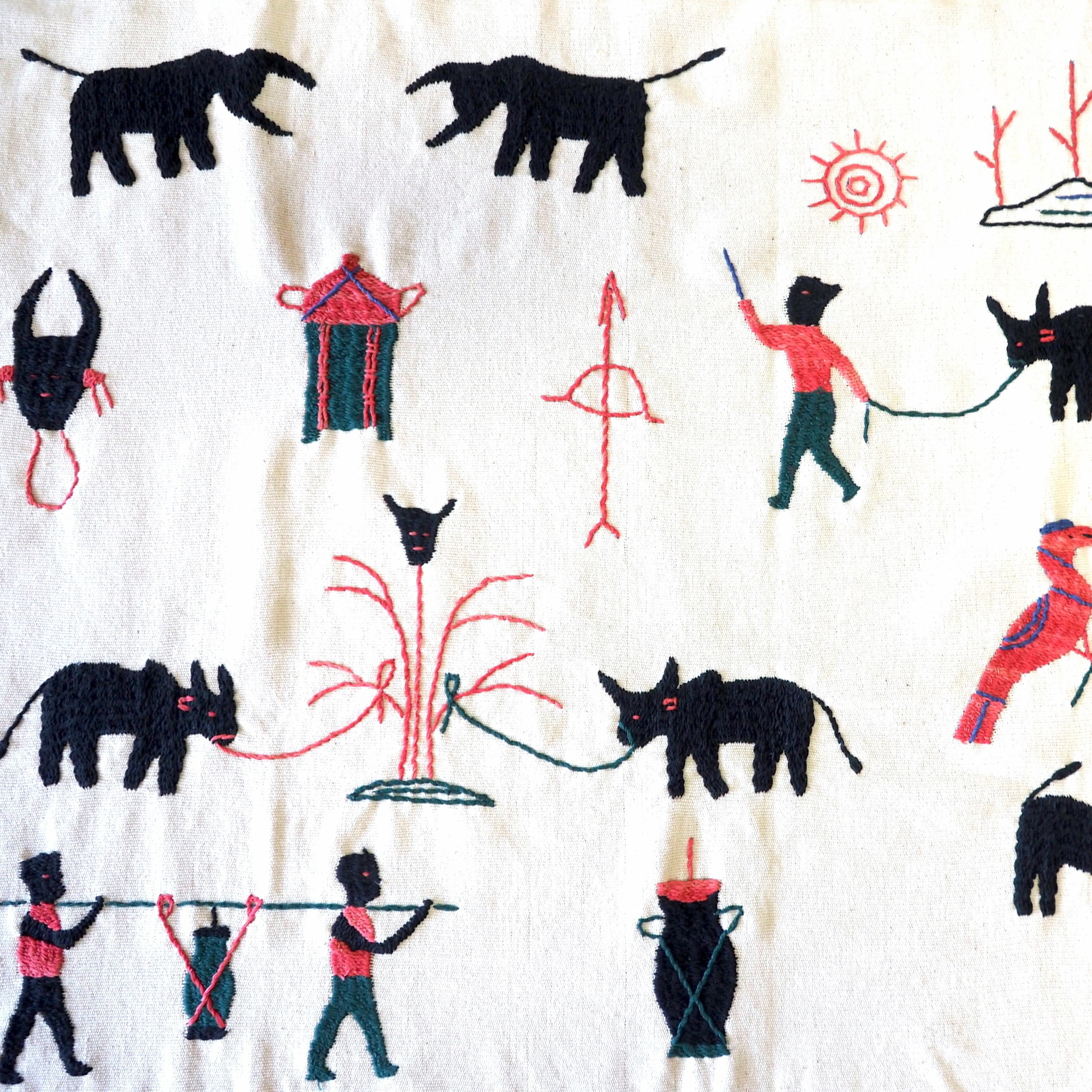 ナガ族の刺繍布（大・白） | (Sapibi) ミャンマーの手仕事セレクト 