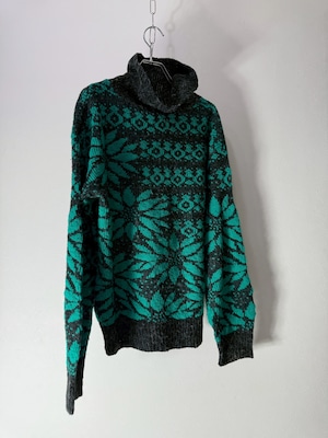 Abstract Botanical Jacquard Turtle Knit