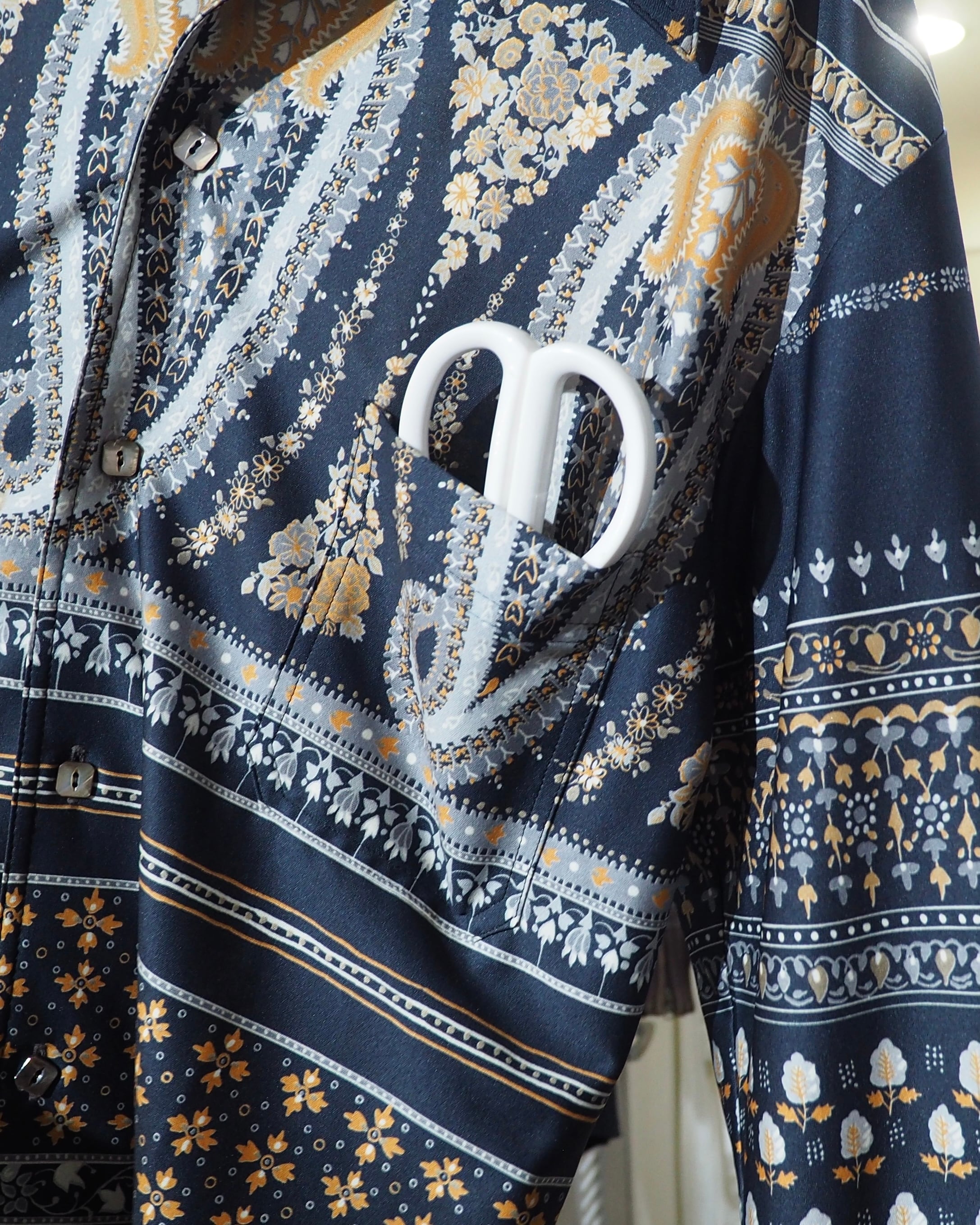 1970 - 80s Beautiful Flower × Paisley Pattern vintage Open collar shirt