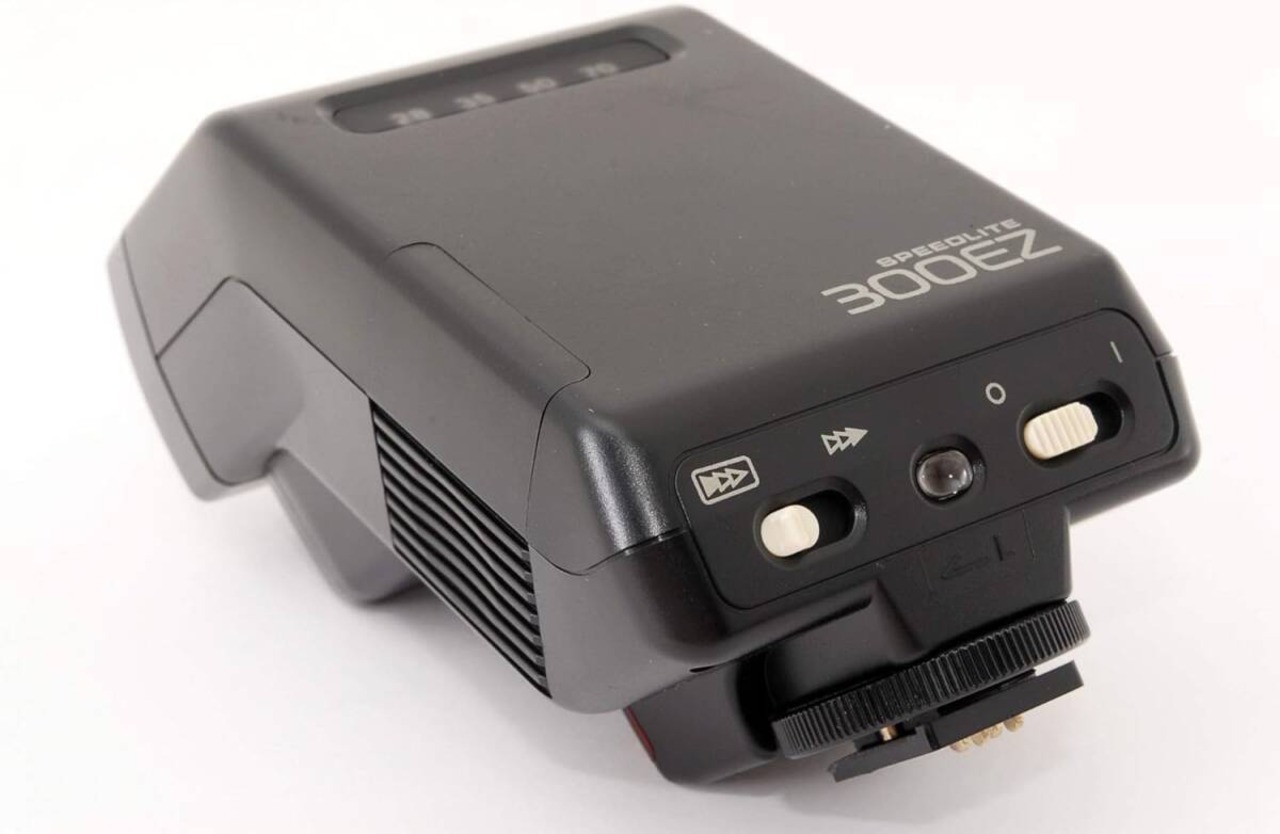 Canon キャノン スピードライト 300EZ 純正 ストロボ ライト A-TTL自動調光 AF補助光 投射 28~70mmズーム連動