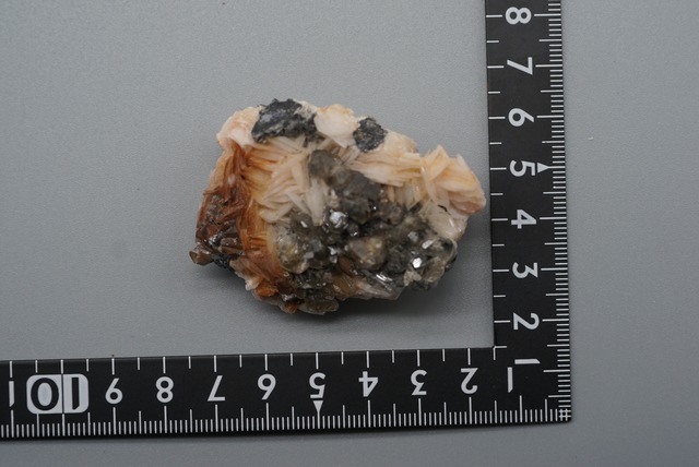 白鉛鉱/重晶石/方鉛鉱 Cerussite with Barite,Galena