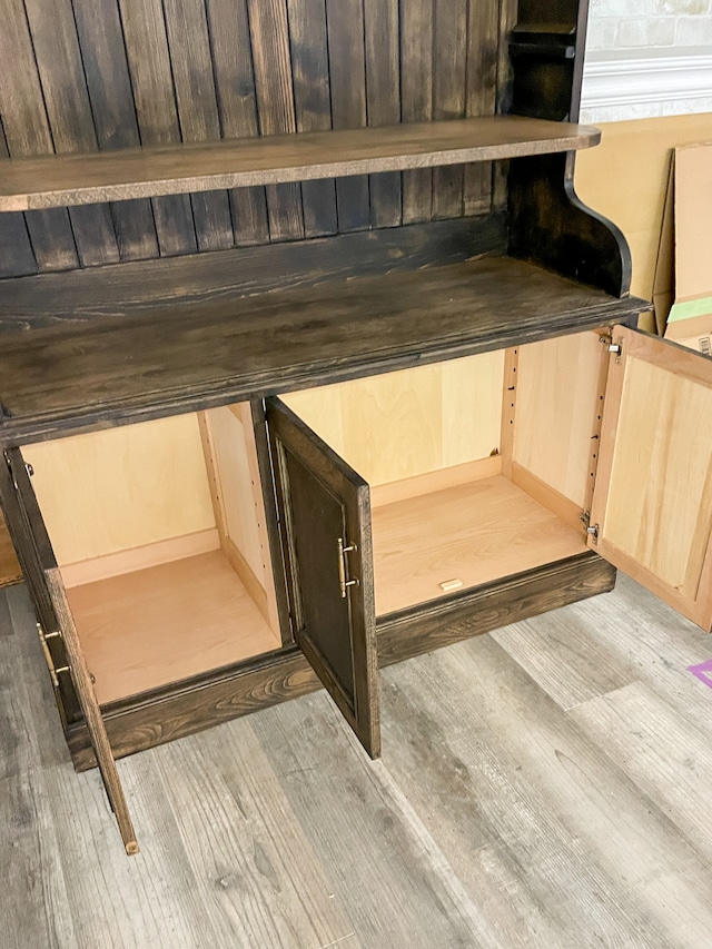 フランスアンティーク調ディスプレイキャビネット 帽子掛けフック付きオープンシェルフ (オーダーメイド店舗什器)W1200