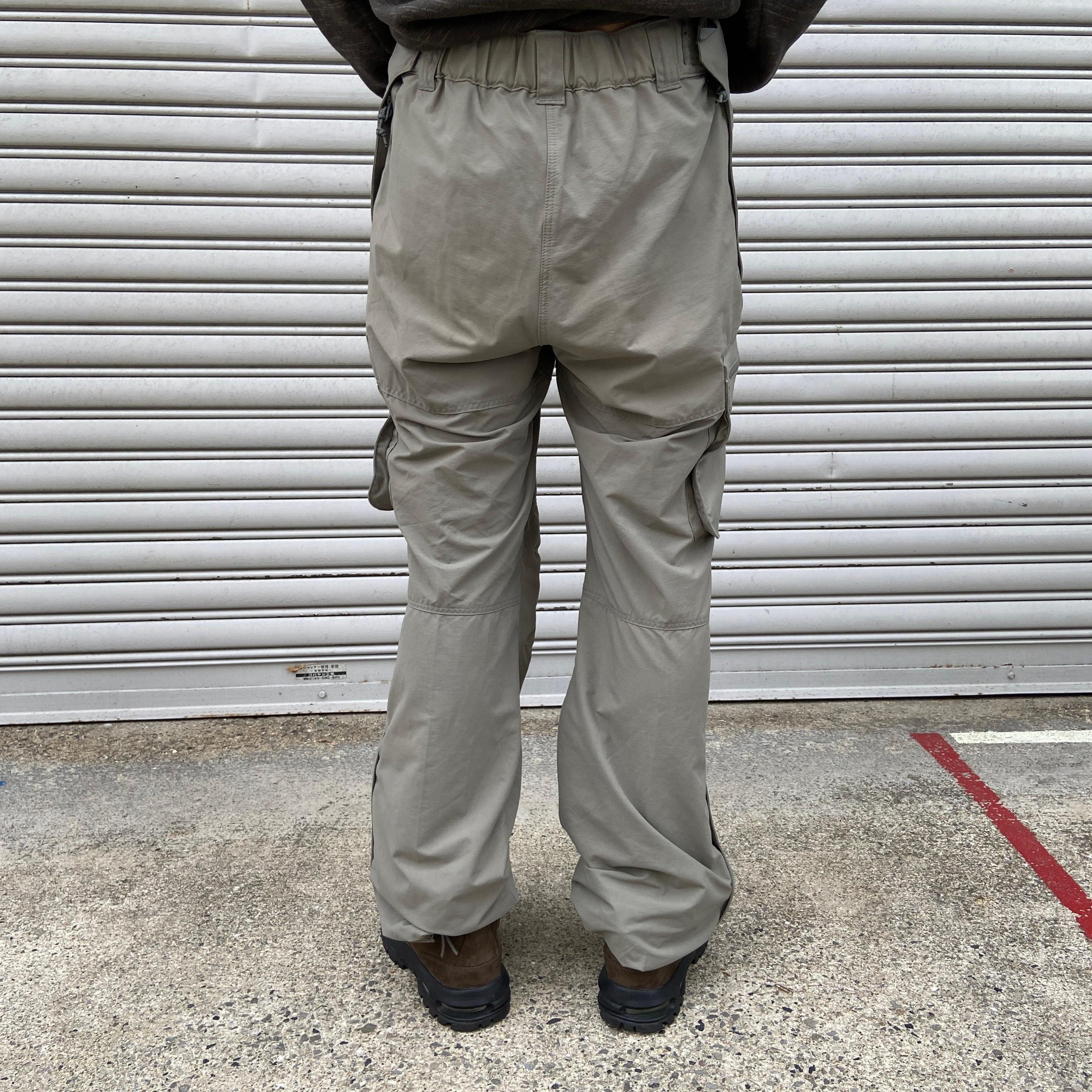 送料無料』Patagonia MARS PCU Level5 ソフトシェルパンツ M-R | 古着