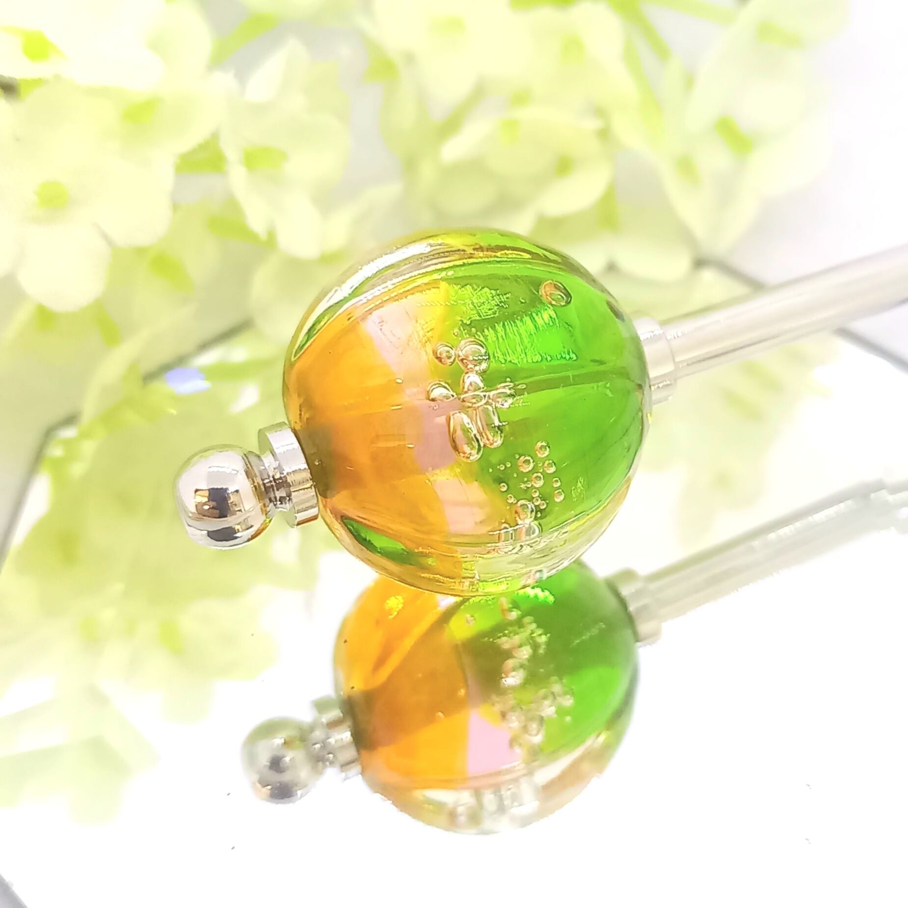 グラデーションの泡入りねじりとんぼ玉・簪