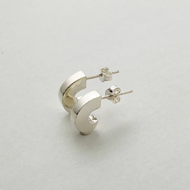 リトル ハーフ スタッド フープ ピアス