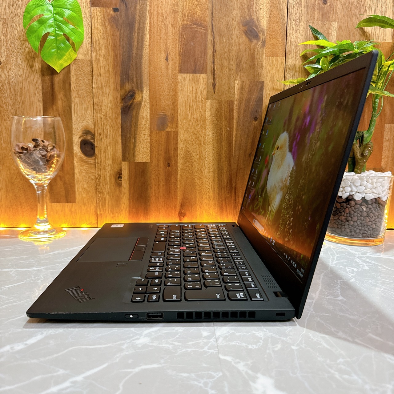 人気‼️Lenovo ThinkpadX1 Carbon/最高峰i7第10世代/メモリ16GB/SSD512GB/ノートパソコン