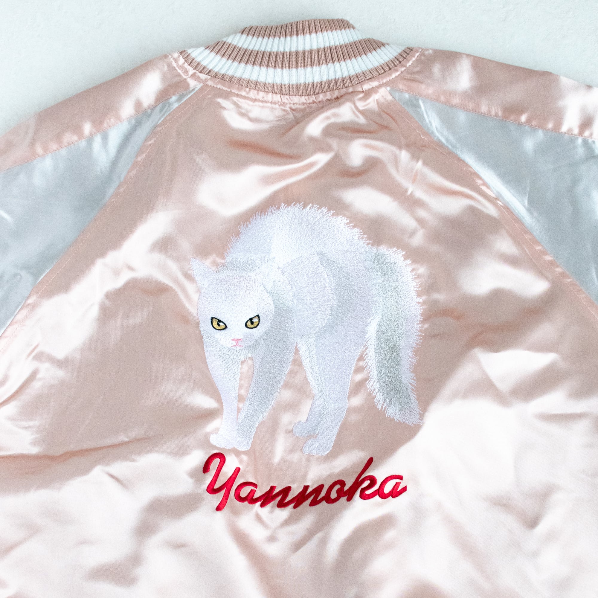 刺繍データ販売】猫のやんのかステップ／キジトラ・白猫各3サイズ