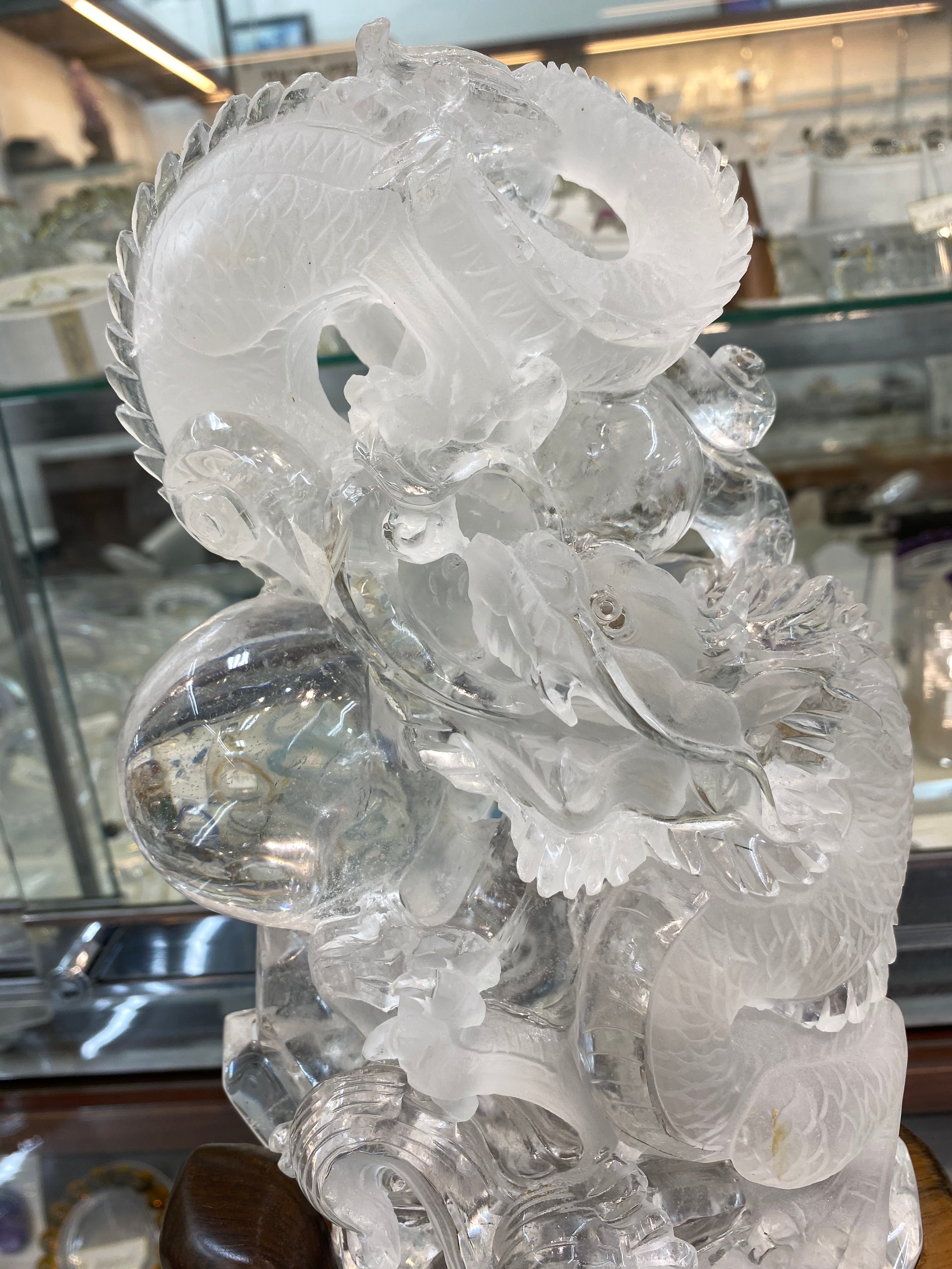 厳選 水晶昇龍 透かし彫り 巨大水晶龍 虹入り！ブラックルチル入り水晶
