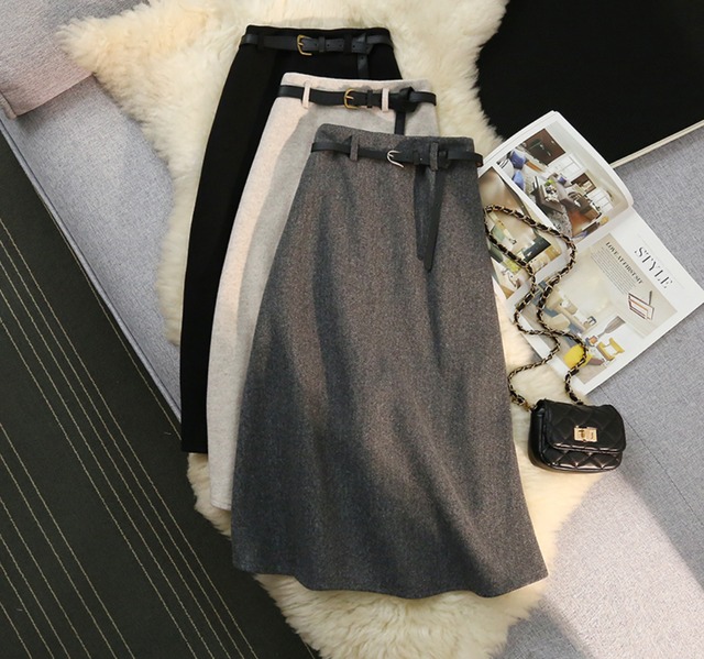 140cm〜　ベルト付きウールスカート