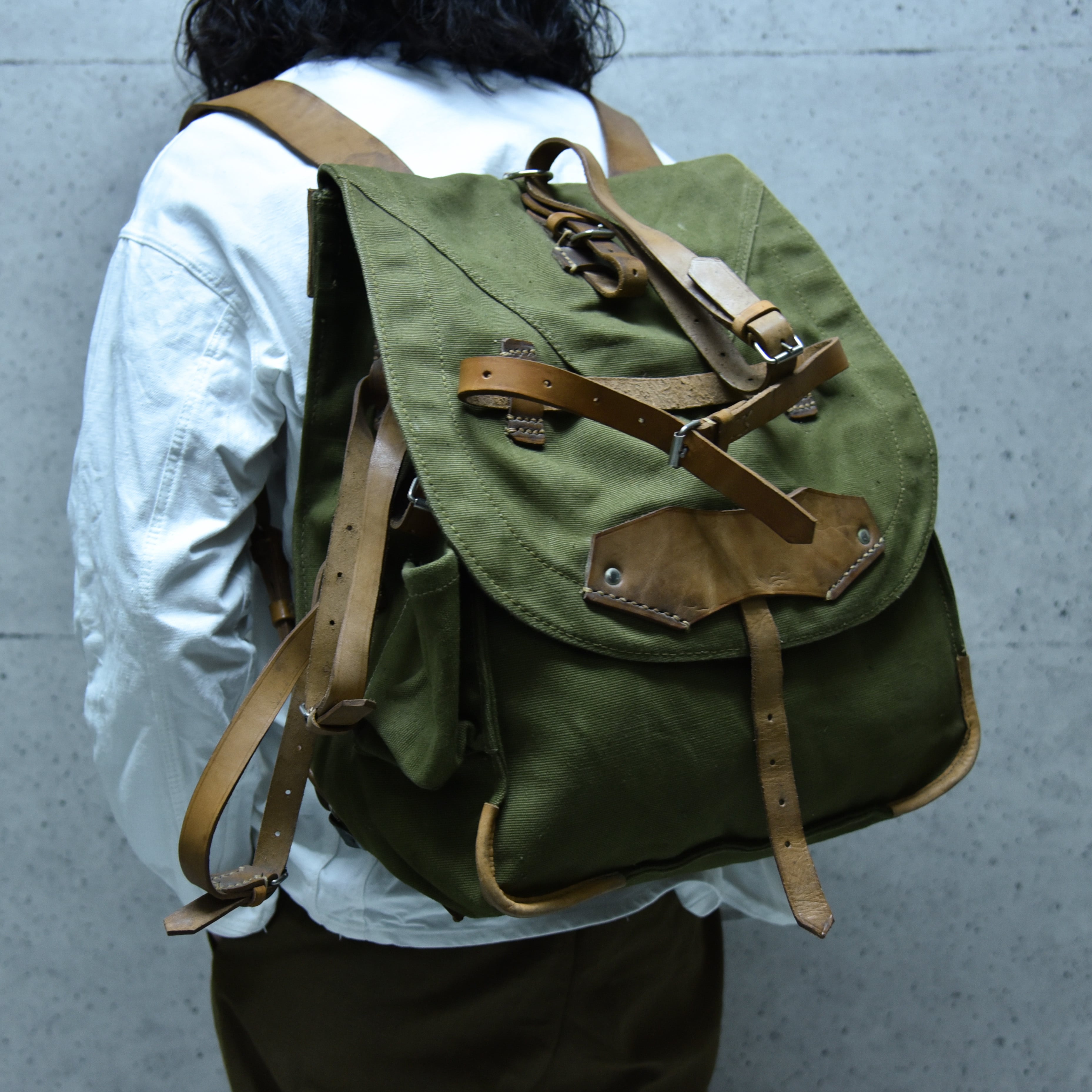 【セール】vintage ルーマニア軍　マウンテンリュックサック…26