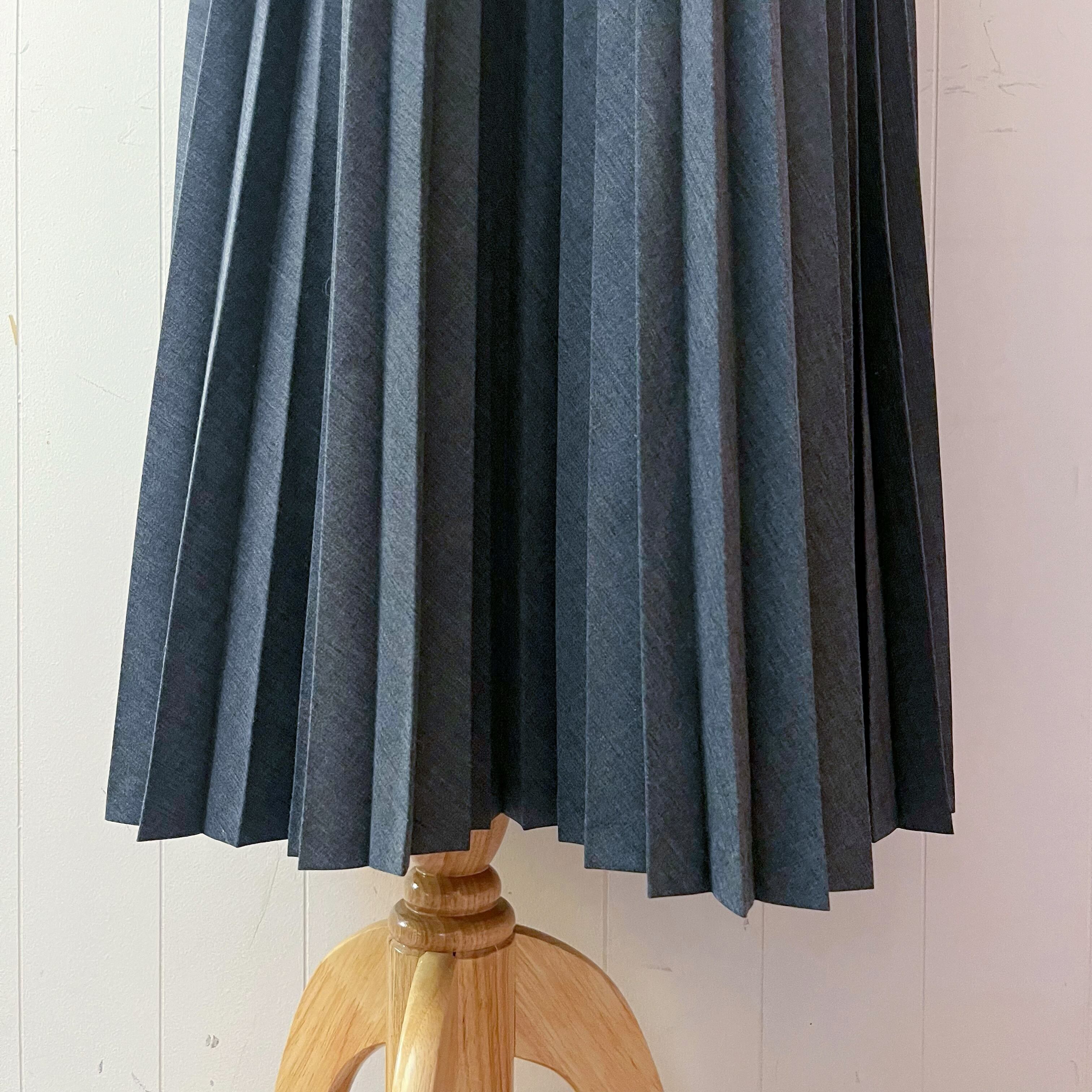 gray accordion pleats skirt
