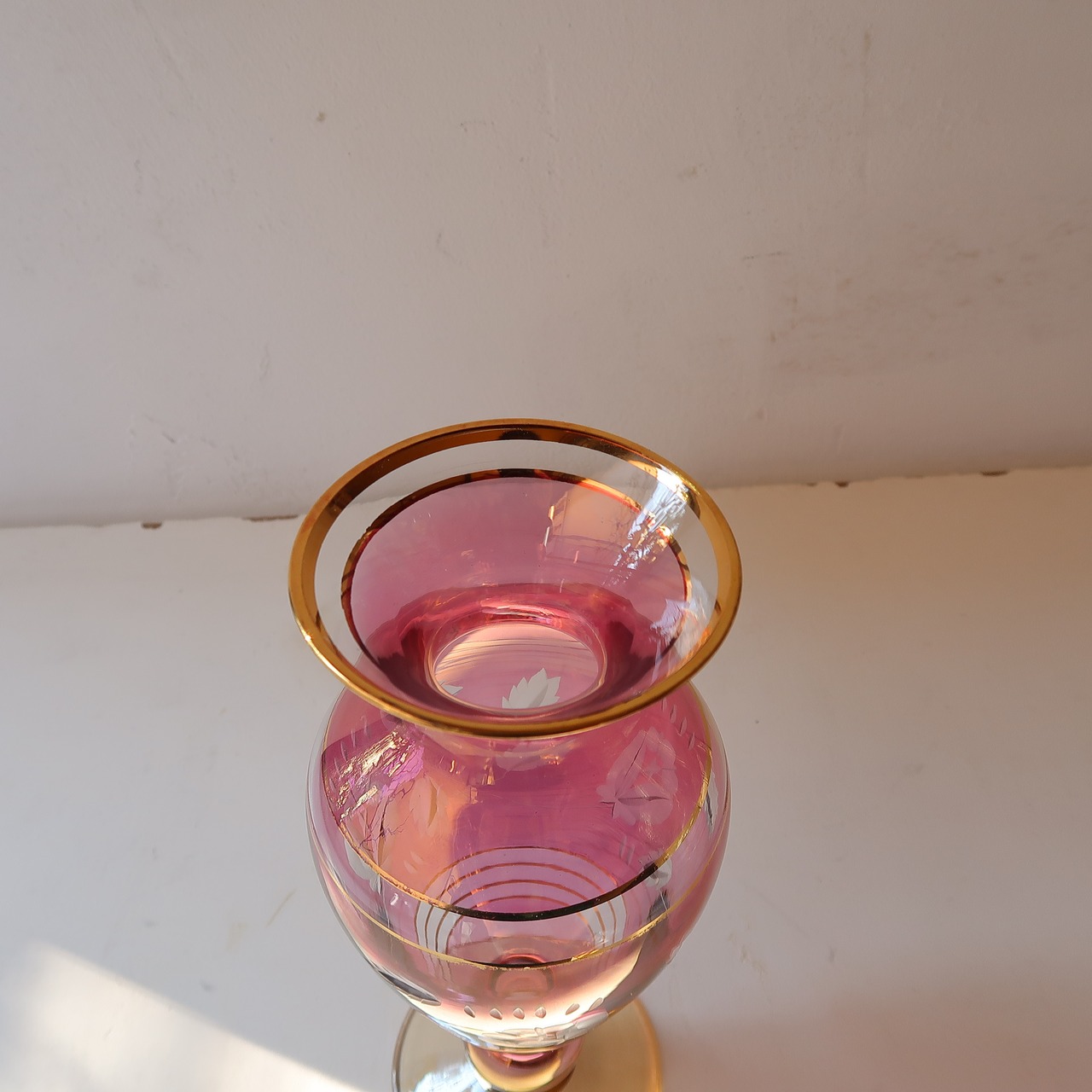 切子と金彩の花瓶