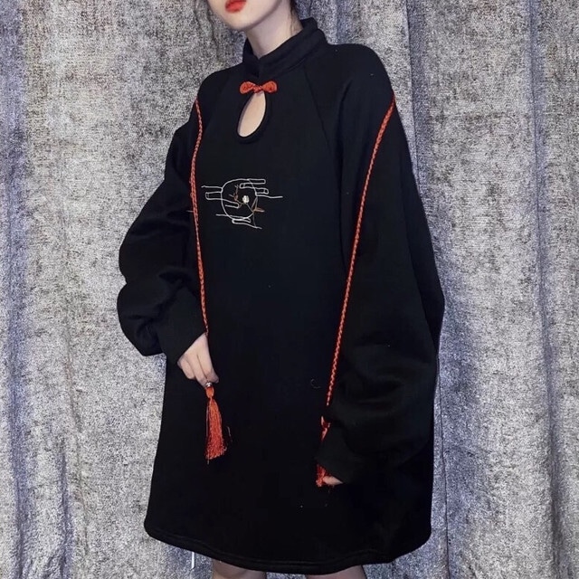 刺繍 チャイナドレス Modern China One Piece Dress Black With Waist Cord チャイナ服 ワンピース ドレス 腰紐付き 長袖 ロンt ロングtシャツ 黒 ドルマンスリーブ パフスリーブ感 トップス レディース ゆったり 奇抜 派手 原宿 オタク 韓国 Kpop 刺繍 チャイナドレス Modern China One Piece Dress Black With Waist Cord チャイナ服 ワンピース ドレス 腰紐付き 長袖 ロンt ロングtシャツ 黒 ドルマンスリーブ パフスリーブ感 トップス レディース ゆったり 奇抜 派手 原宿 オタク 韓国 Kpop
