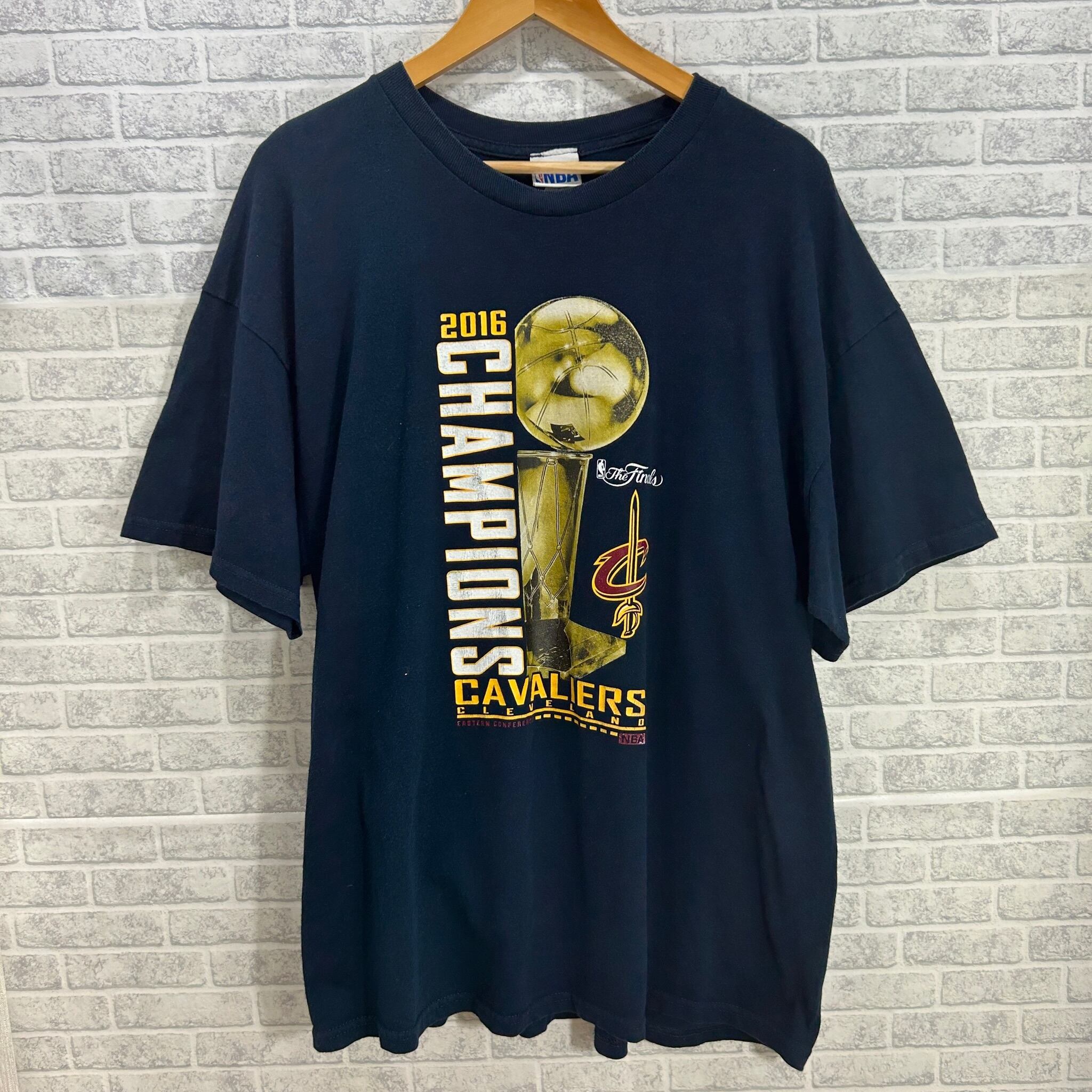 NBA 古着 Tシャツ キャブス 優勝 トロフィー レブロンジェームズ