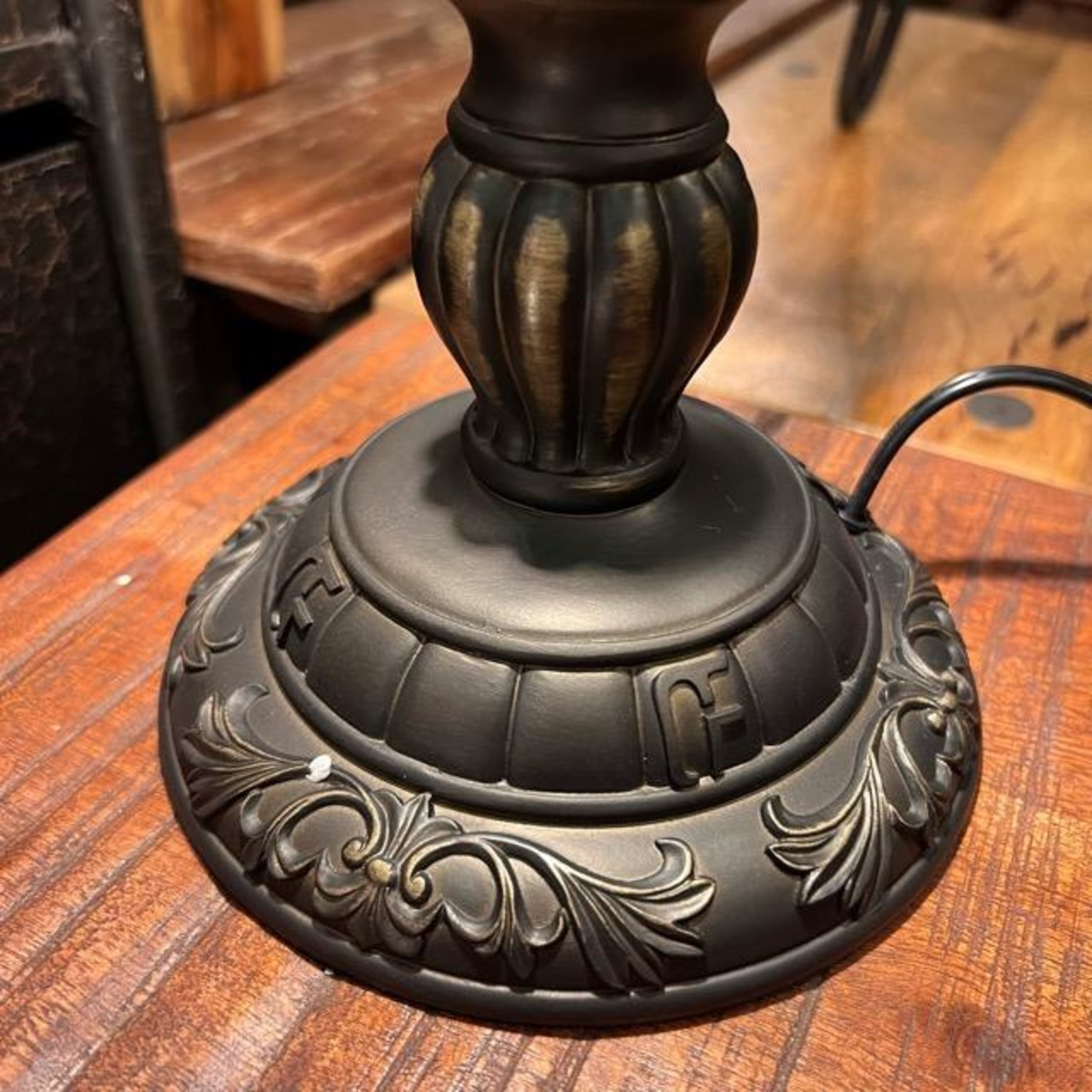 Topanga Lighting　バンカーズステンドグラスランプ　グリーンリーフ　テーブルランプ　バンカーズランプ　ステンドグラス　レトロ