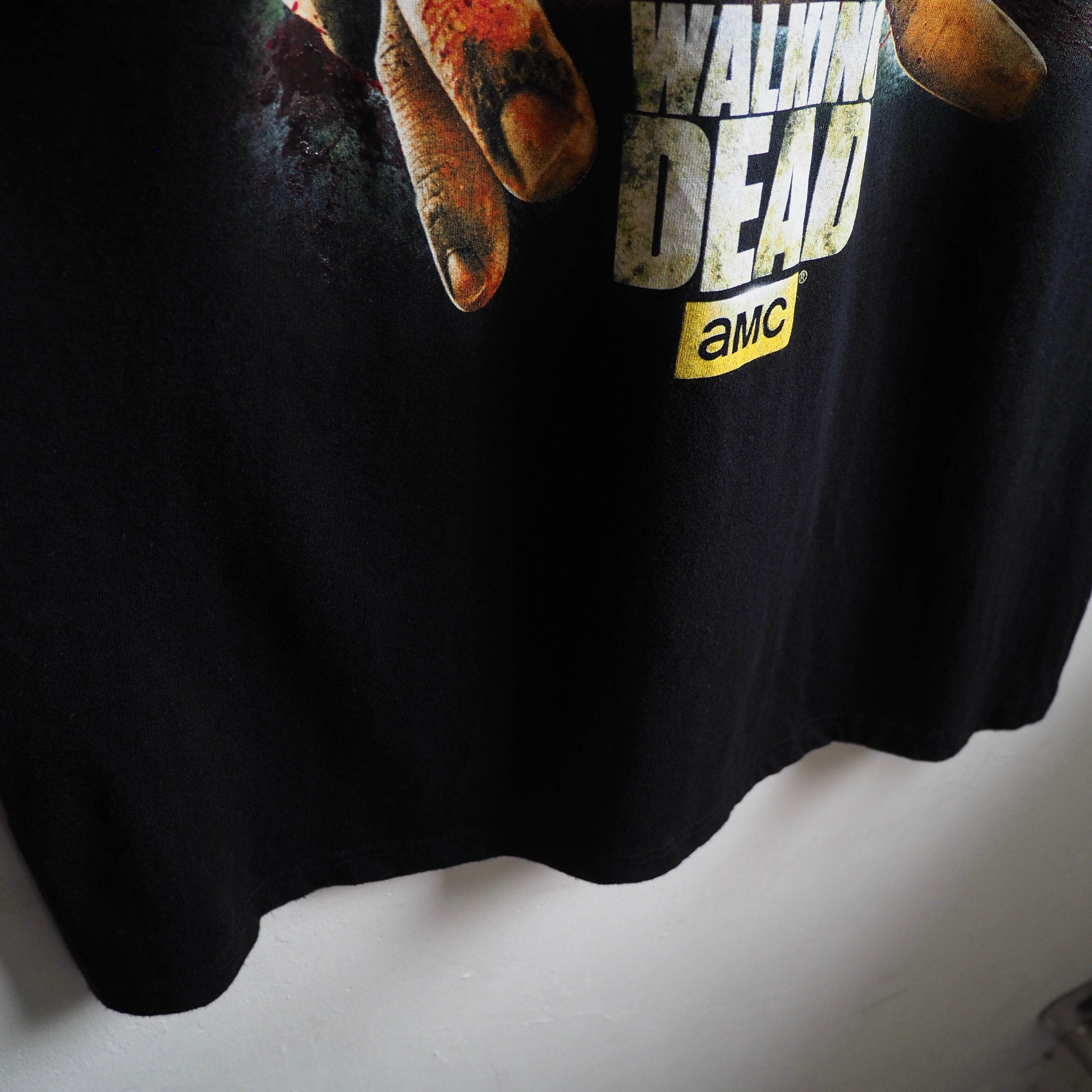 ” THE WALKING DEAD ” Blood paste graphic printed Black loose Tee