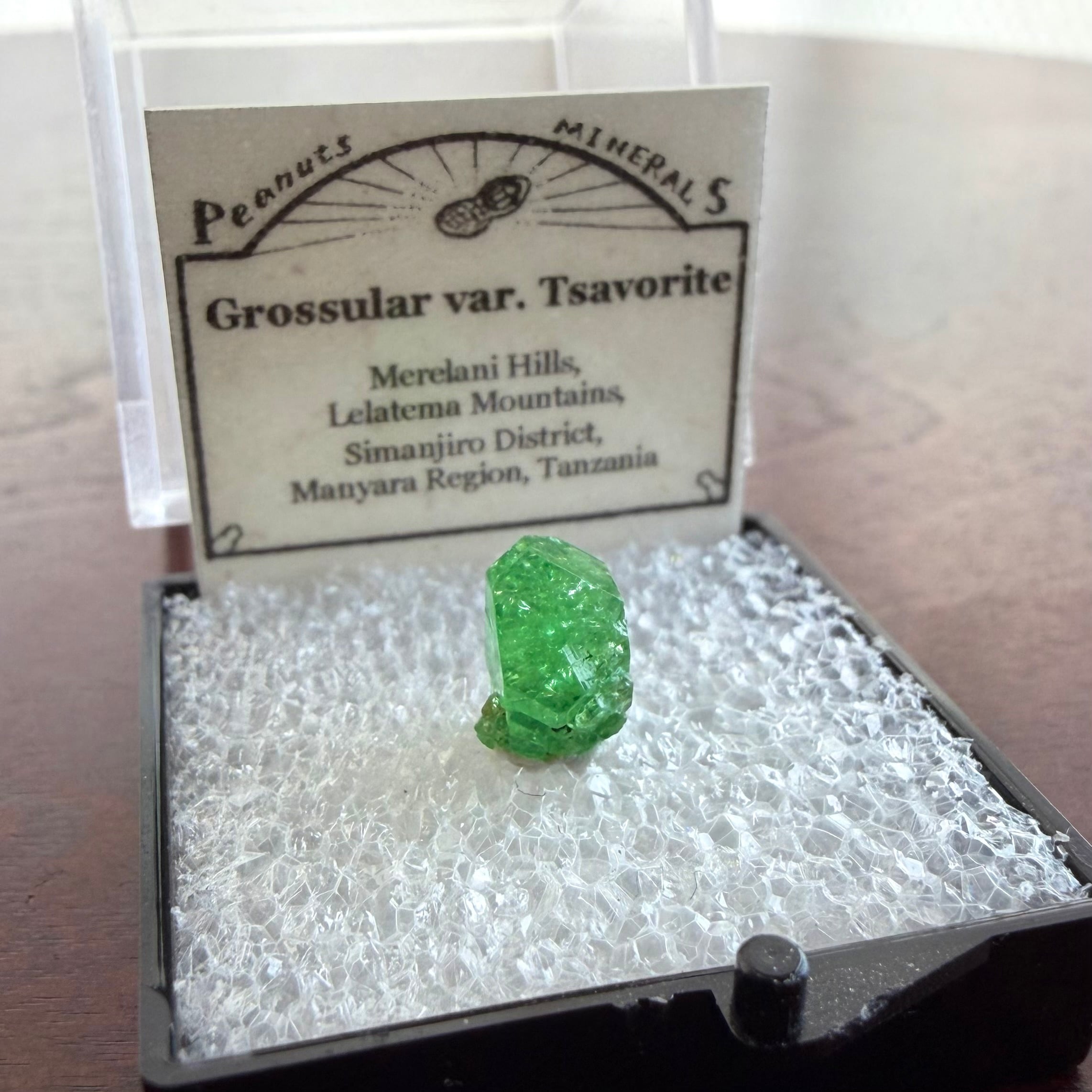 ツァボライト / クォーツ / スモーキークォーツ【Tsavorite in Quartz