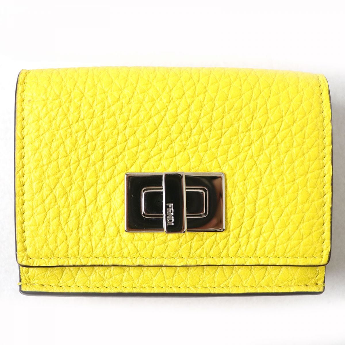 FENDI イエロー 三つ折り財布 FENDI イエロー 三つ折り財布 フェンディ（FENDI）新作財布