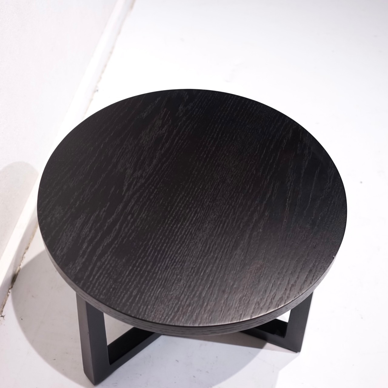 AbitaStyle アビタスタイル ローテーブル サイドテーブル コーヒーテーブル 円形 木製 ブラック モダン ミニマル ホテルライク