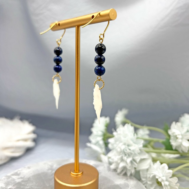 チョウザメ鱗天然石ピアス