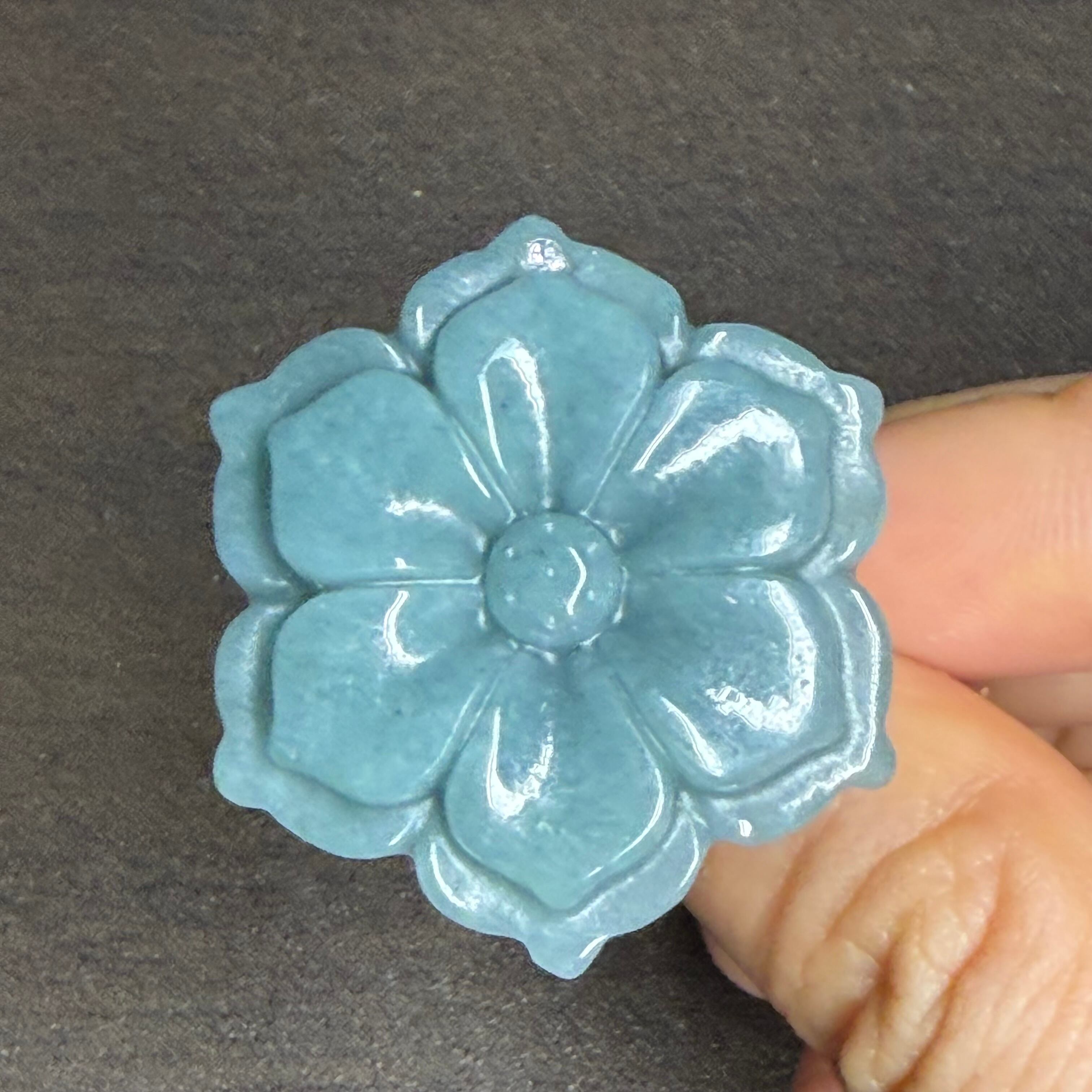 本翡翠バングル グァテマラ産 氷種 可愛い 無含浸 未着色 | FARBE