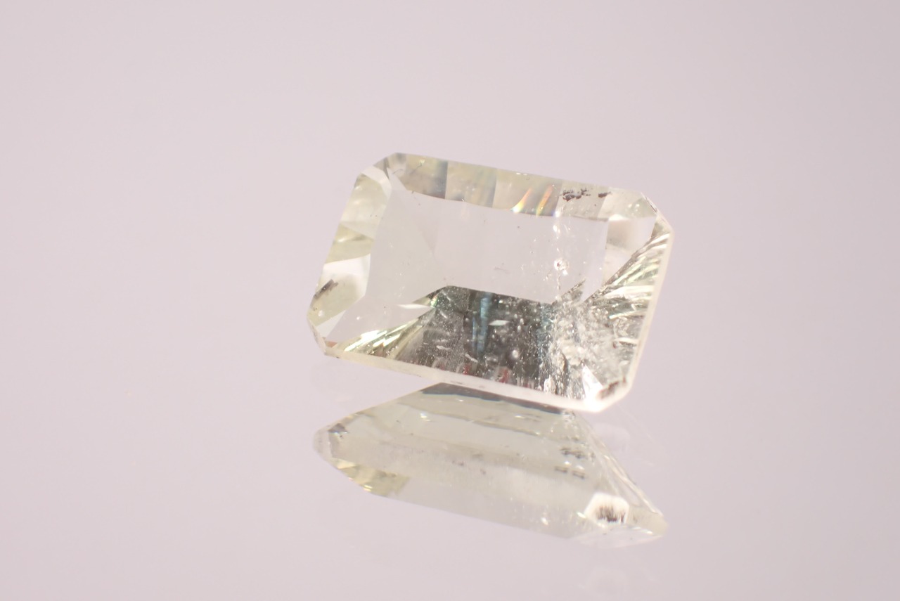グリーンベリル(コンケーブカット)　2.16ct　[C10‐170]