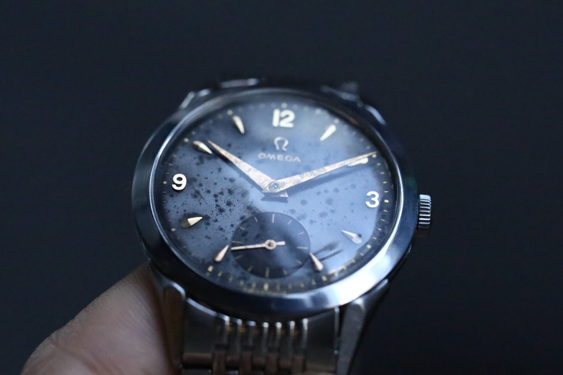 【OMEGA】 1950’s オメガ 30mmキャリバー オリジナルブラックミラー ”Black moon” ゴールドレター スモールセコンド 手巻き OH / Vintagewatch