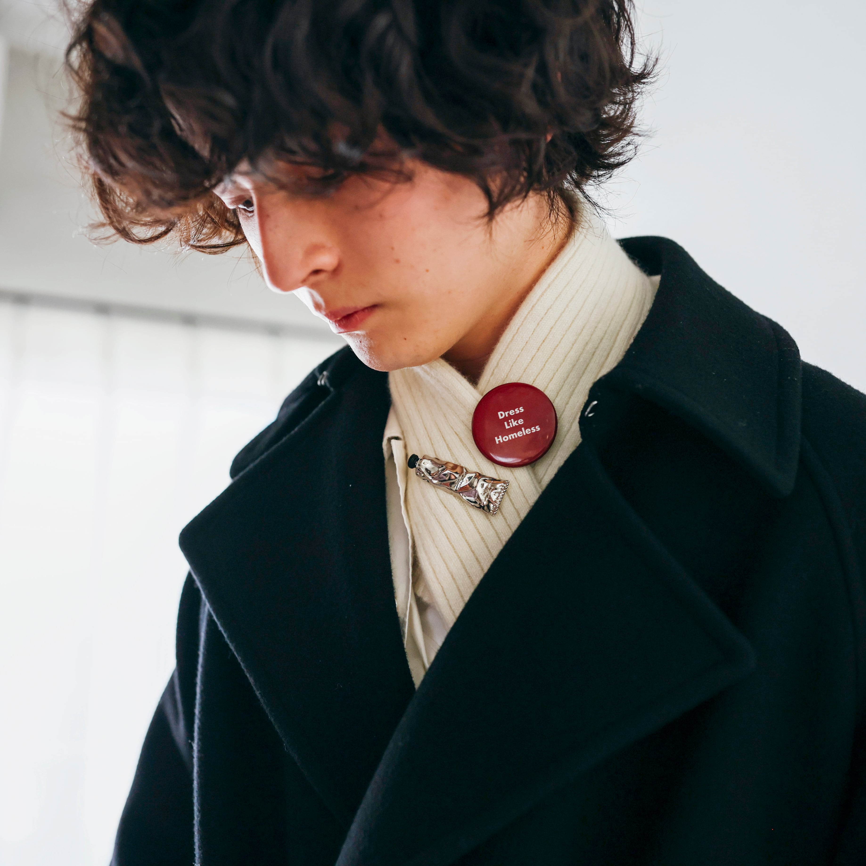 ピンバッチ付きミニマフラー(toothpaste＆red) | HOKOS