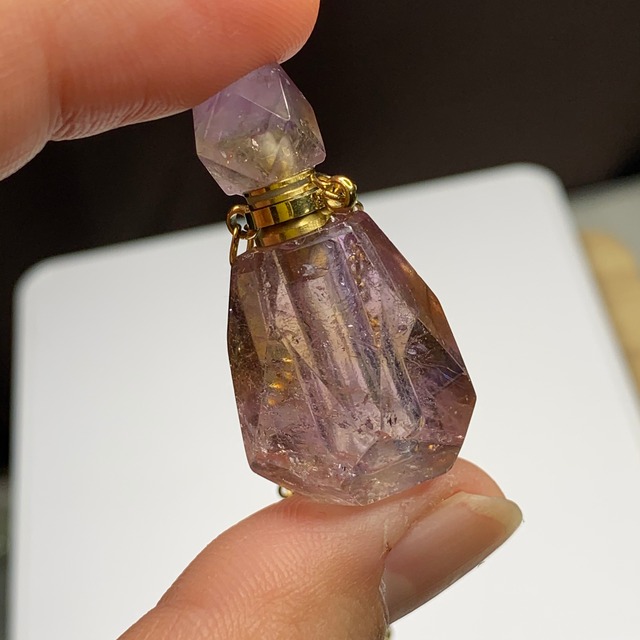 2.可愛いアメトリン・ミニ香水瓶