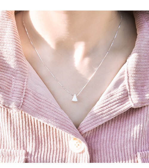 ◇三角モチーフ ネックレス・2色